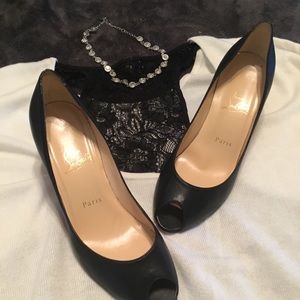 Christian Louboutin 9.5 (39..5) peep toe heels